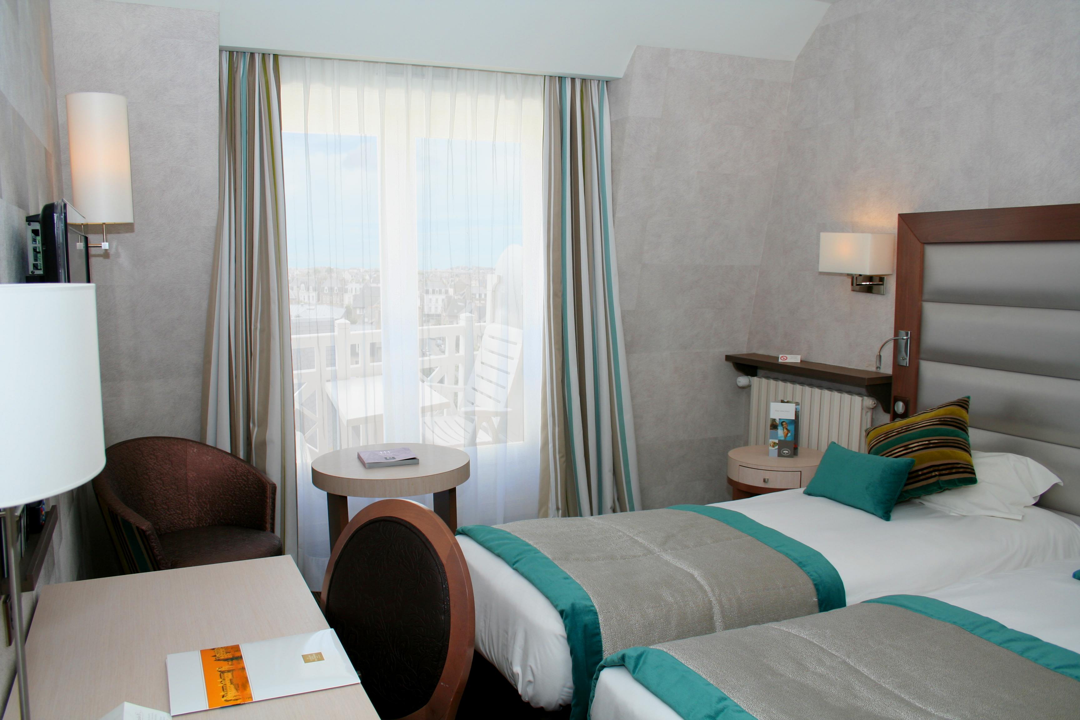 Grand Hotel Des Thermes Сен-Мало Экстерьер фото